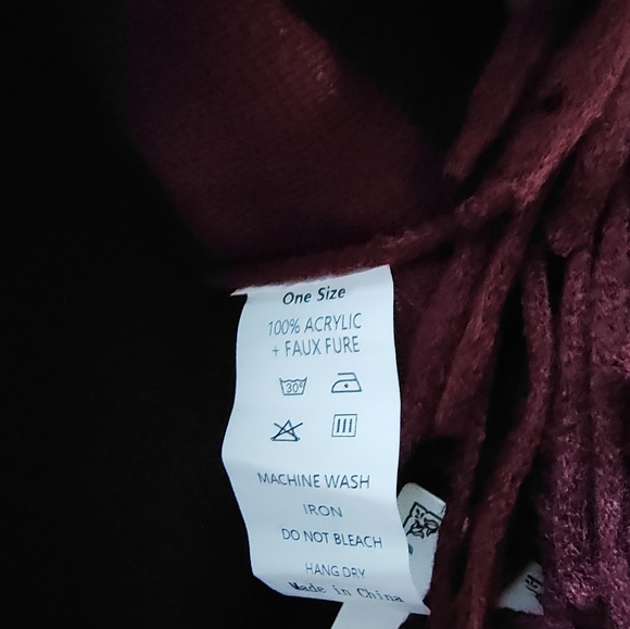 La Mode Poncho Faux Fur Tassel Trimming Boho Chic Burgundy One Size Fits Most - Picture 5 of 9